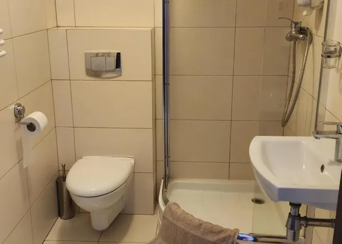 Pallas فندق مبيت وإفطار 3*