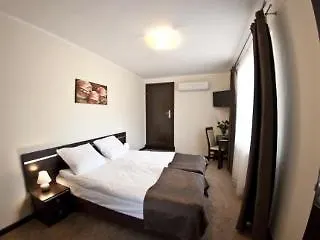 Pallas فندق مبيت وإفطار