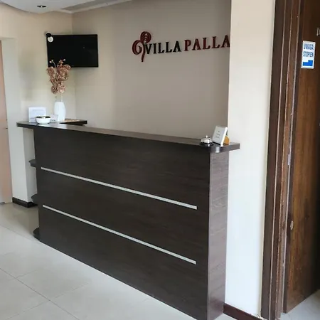 לינה וארוחת בוקר Pallas 3*